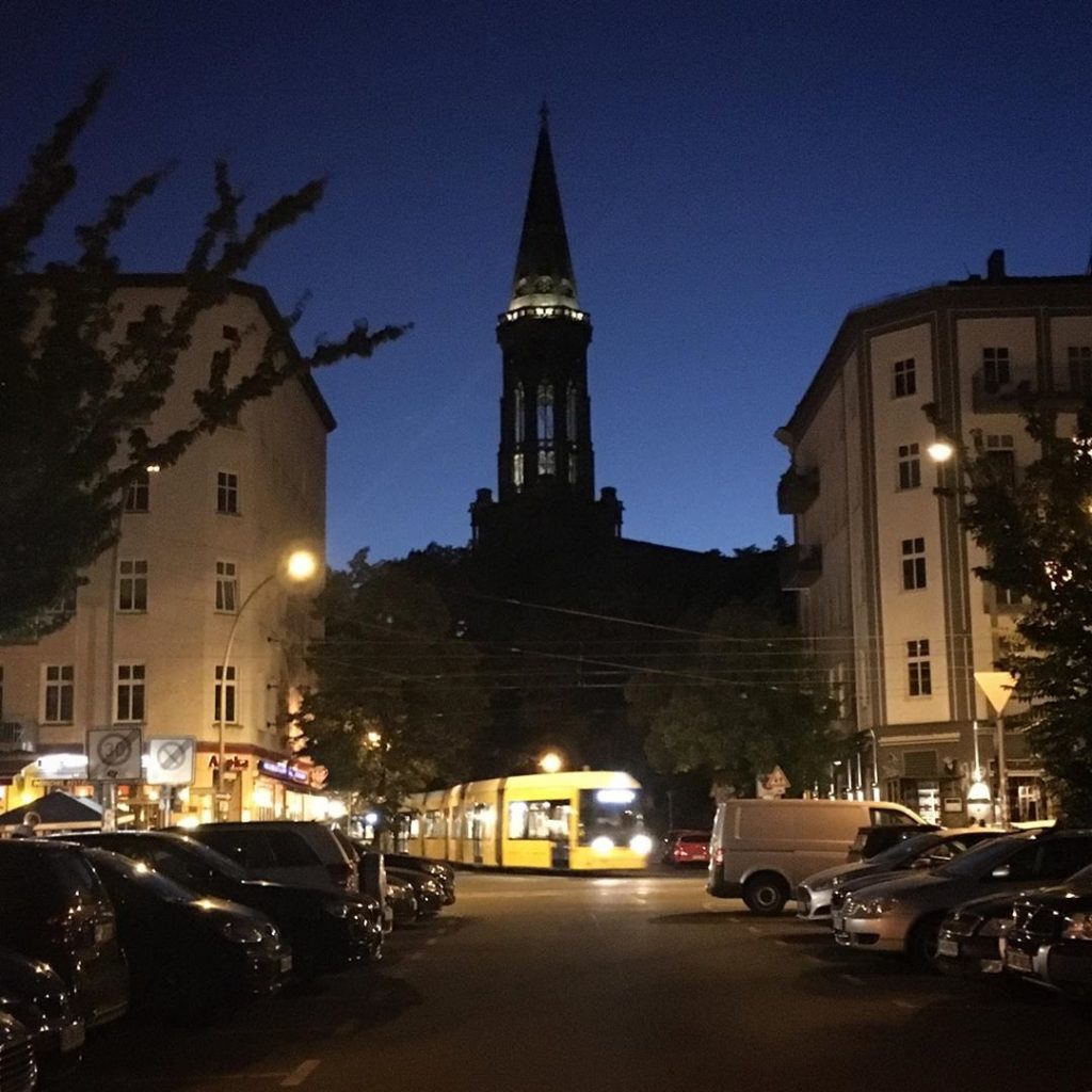 Zionskirche / Tram 12