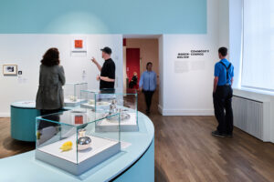 Aus der Ausstellung Widerstände. Jüdische Designerinnen der Moderne Copyright: Jüdisches Museum Berlin, Foto: Yves Sucksdorff