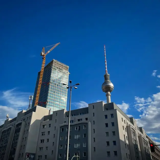 Berlin Alexanderplatz Hochhaus Baustelle